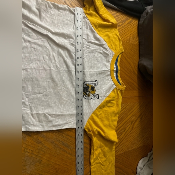 Old navy boys long sleeve - Picture 4 of 7